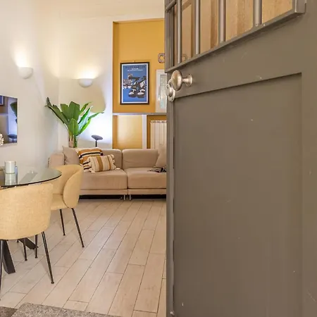 Melissa Stylish Loft At Vatican Museum Apartman